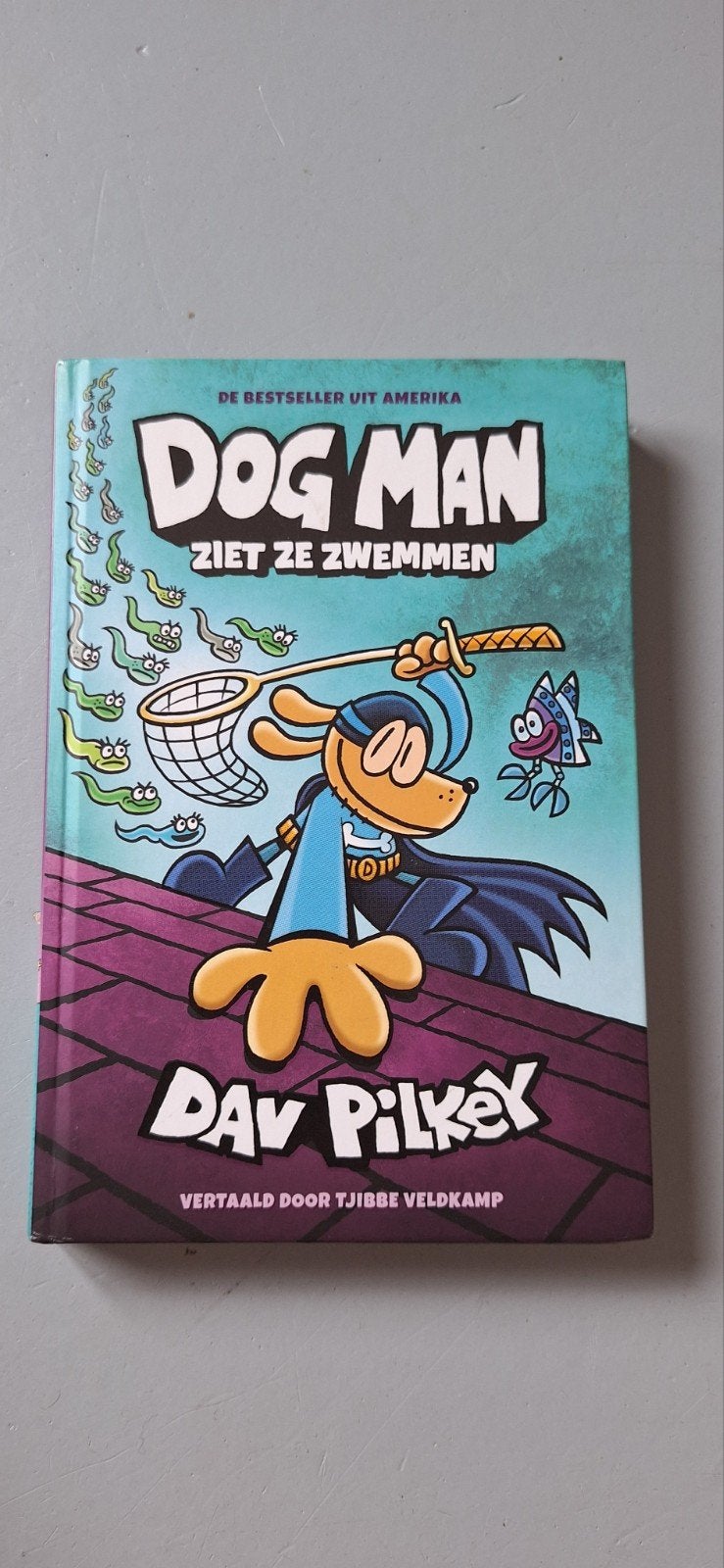 Dog Man: Ziet Ze Zwemmen - Dav Pilkey (Bestseller), Ophalen of Verzenden, Zo goed als nieuw, Dav Pilkey, Fictie