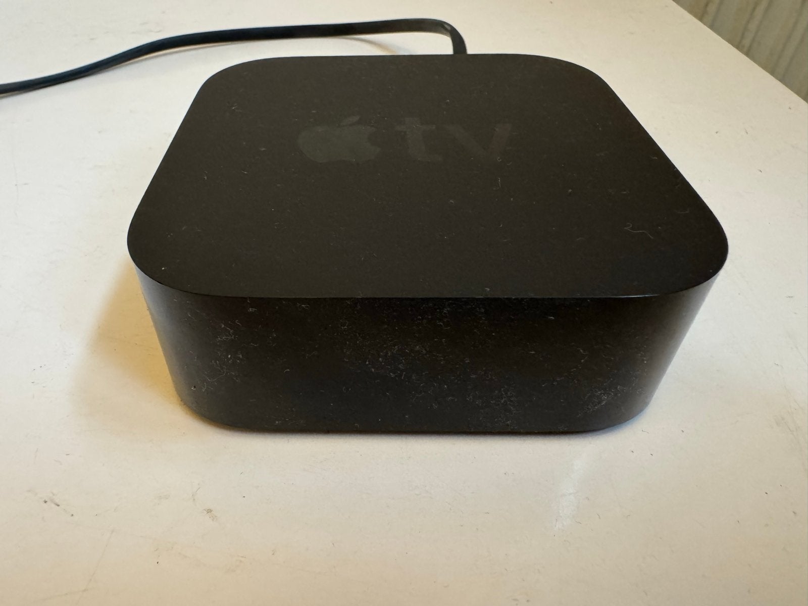 Apple TV 4K (1e Gen) met luxe zilveren Siri Remote, Ophalen of Verzenden, Gebruikt, HDMI, Zonder harde schijf