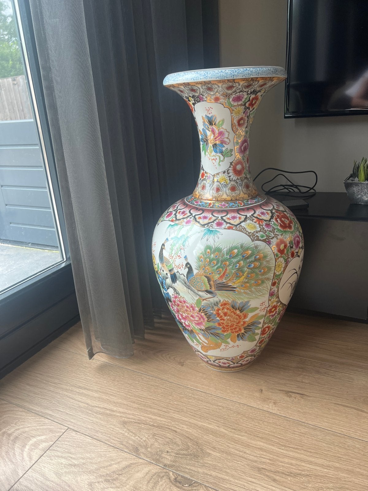 Prachtige Chinese vloervaas met pauwen en bloemmotief, Antiek en Kunst, Ophalen