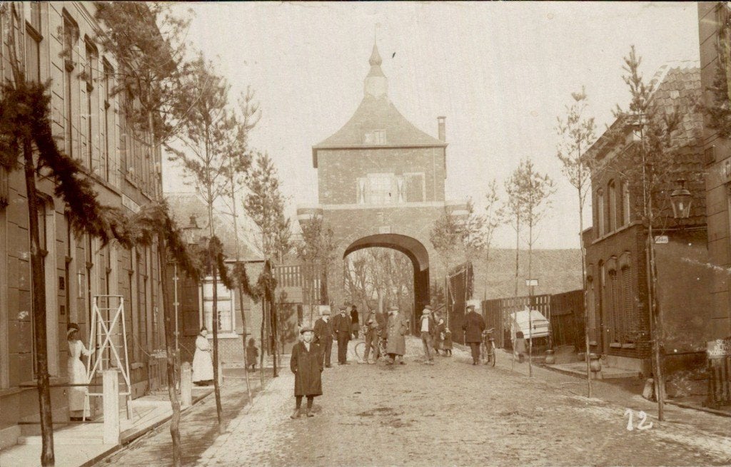 Gorinchem Gorkum - Fotokaart - 12 Poort Feest, Ophalen of Verzenden, Voor 1920, Gelopen, Zuid-Holland