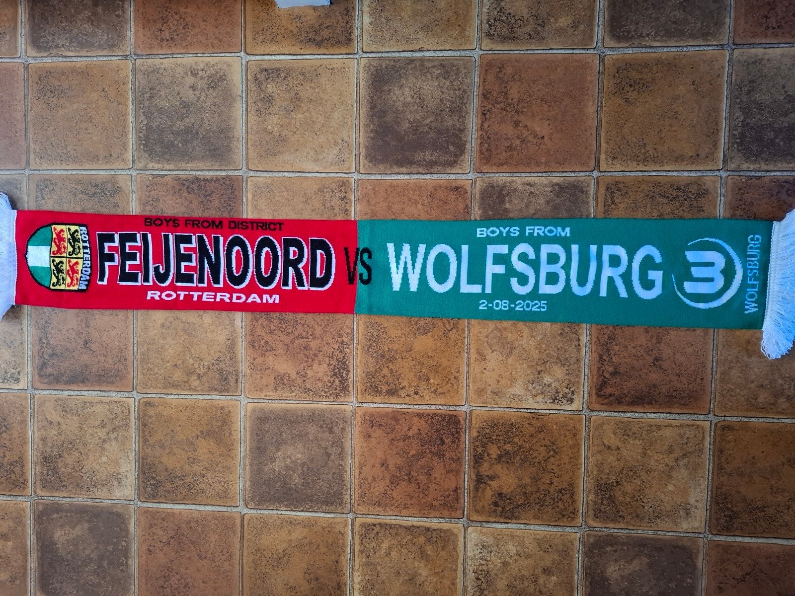 wedstrijd sjaal wolfsburg, Ophalen of Verzenden, Nieuw, Feyenoord, Vaantje of Sjaal