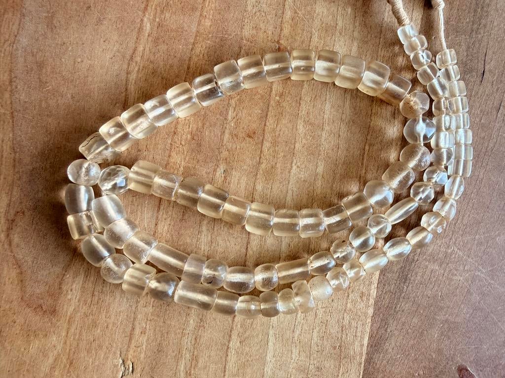 Authentieke Mali glaskralen - Unieke handgemaakte bedels, Sieraden, Tassen en Uiterlijk, Bedels, Overige merken, Gebruikt, Glas of Kristal