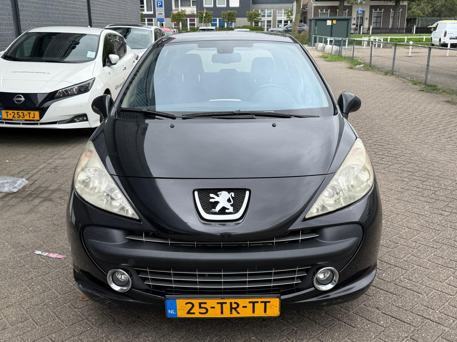 Peugeot 207 1.6 i BJ 2007 Nap apk airco 5 deurs top onderd., Auto's, Voorwielaandrijving, Dealer onderhouden, Stof, Zwart