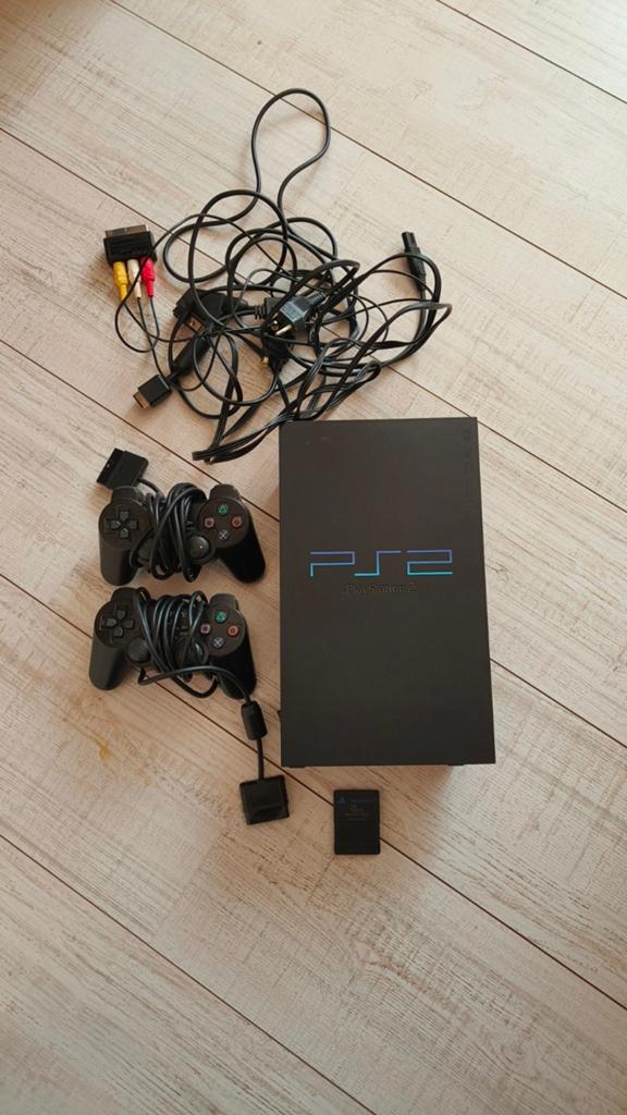 Sony PlayStation 2 een van de eerste versies made in japan, Gebruikt, Met 2 controllers, Ophalen of Verzenden, Met geheugenkaart