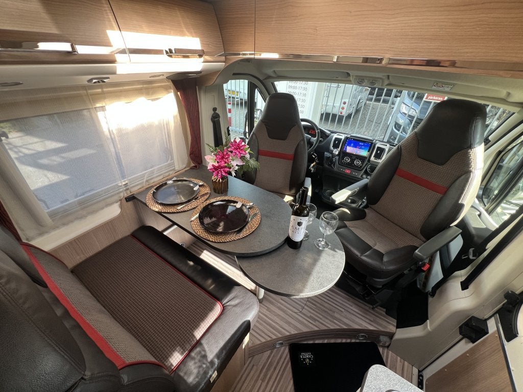 Carthago Malibu Van Charming 640 LE AUTOMAAT ENKELE BEDDEN, Caravans en Kamperen, Campers, Malibu Van Charming 640 LE AUTOMAAT ENKELE BEDDEN EURO6