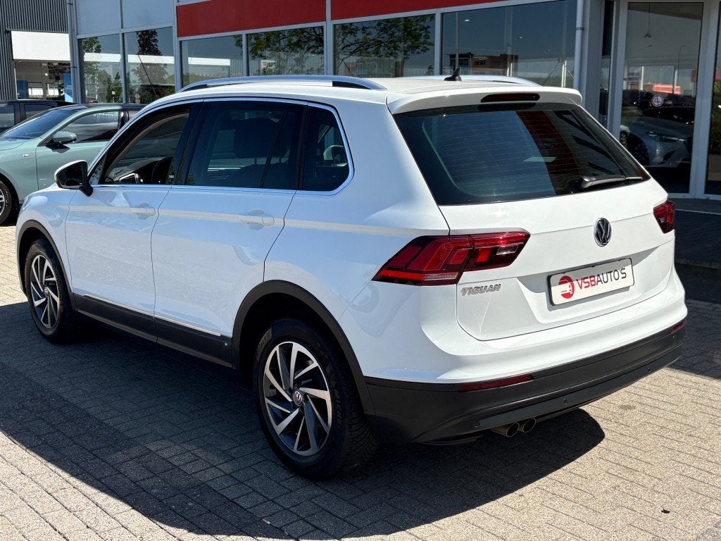 Volkswagen TIGUAN 1.4 TSI ACT 150PK SOUND LED CARPLAY NAVI E, Auto's, 4 cilinders, Wit, Handgeschakeld, SUV of Terreinwagen