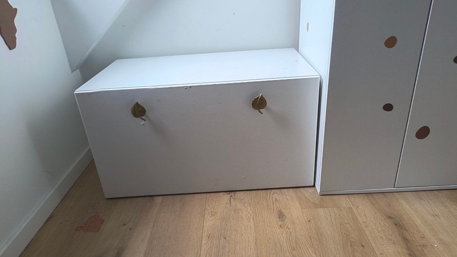 Ikea Smastad Speelgoedkist met Bank – Wit met Gouden Bladgre, Ophalen of Verzenden, Gebruikt