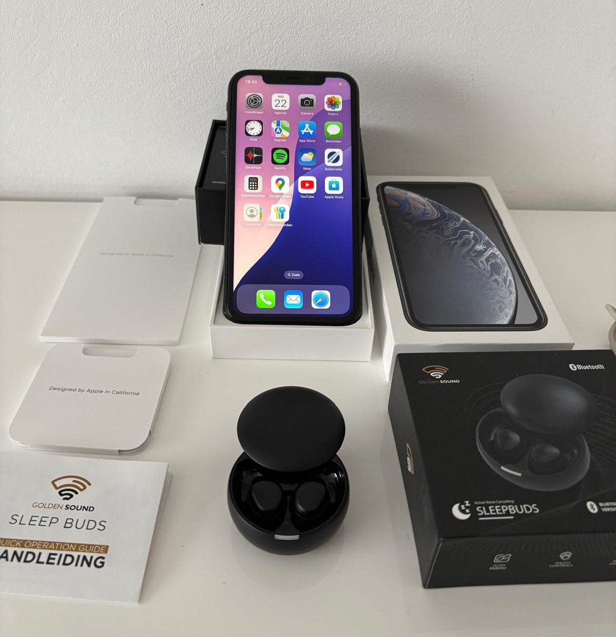 Iphone xr 64 gb nette staat batterij 86% met nieuw oordoppen, Telecommunicatie, Mobiele telefoons | Apple iPhone, Ophalen, 86 %