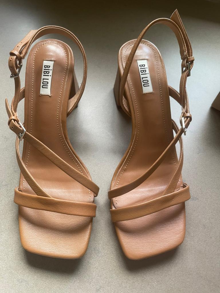 Elegante sandalen Bibi Lou maat 41, Ophalen of Verzenden, Zo goed als nieuw, Bruin, Sandalen of Muiltjes