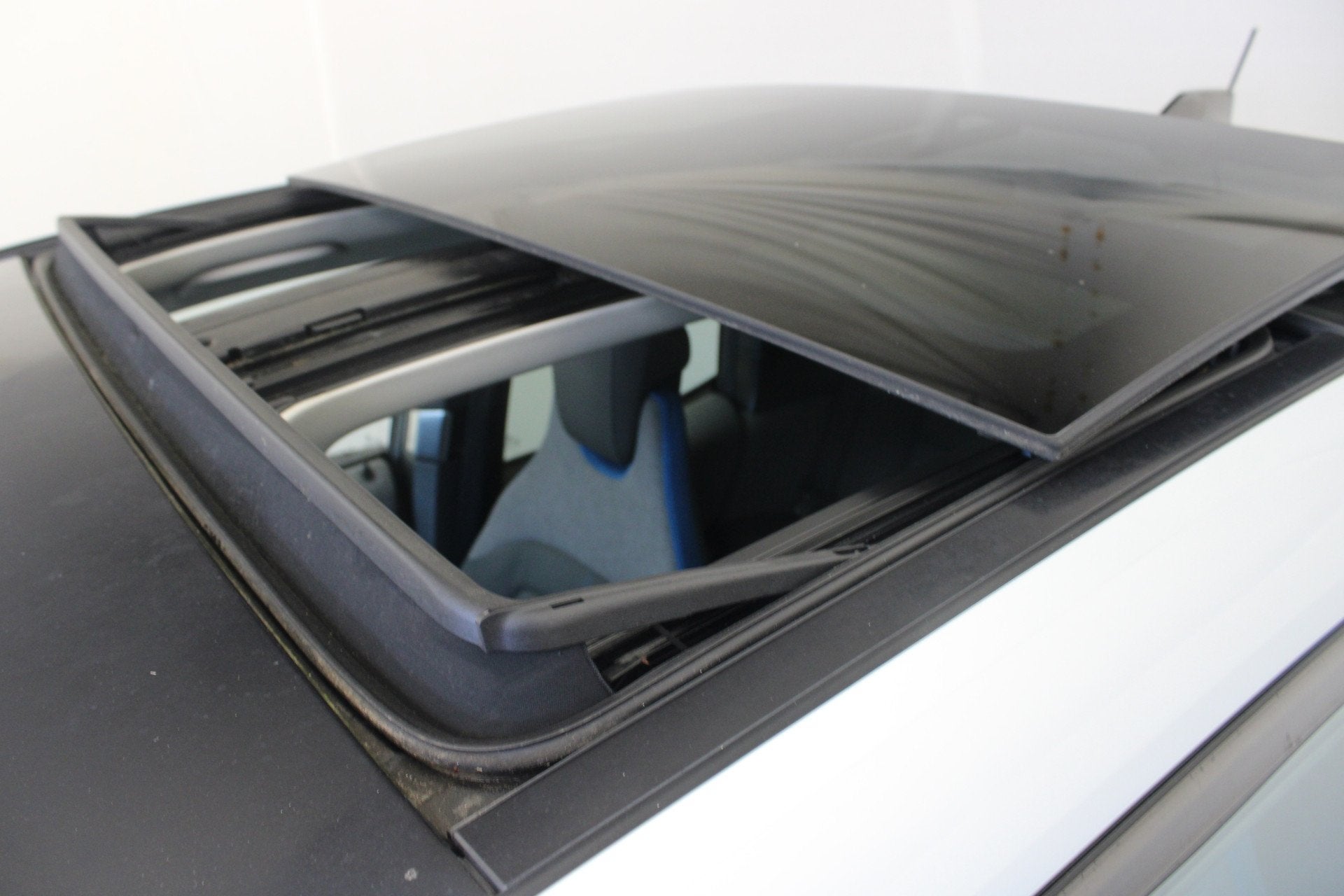 BMW i3 Basis Comfort Advance 22 kWh |Pano|Stoelverw.|, Automaat, Gebruikt, Zwart, 4 stoelen