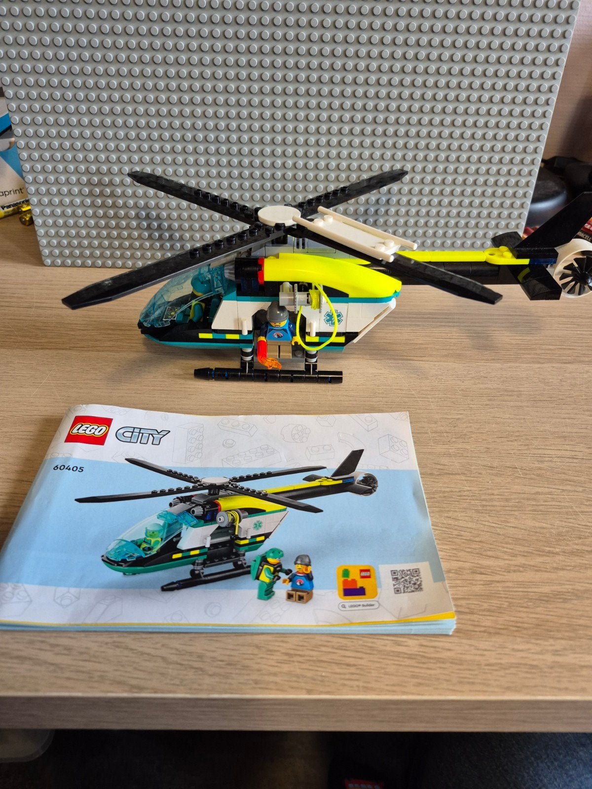 Lego City 60405 Trauma Helikopter met boekje en poppetjes, Ophalen of Verzenden