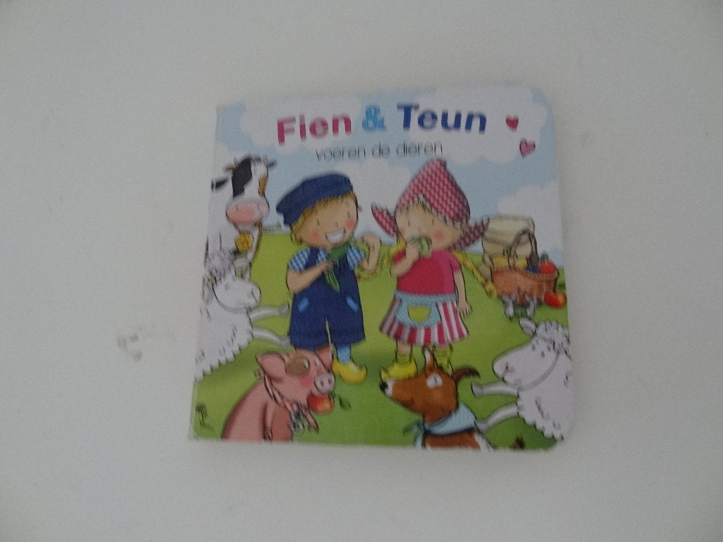 Fien & Teun voeren de dierentuin en beker Fien, Non-fictie, Jongen of Meisje, Ophalen of Verzenden, Zo goed als nieuw