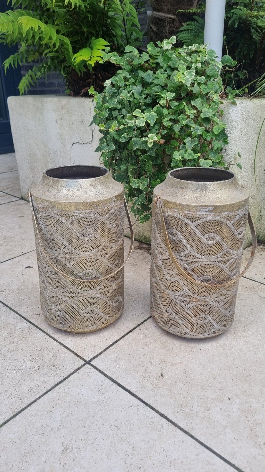 Grote metalen lantaarn/windlicht met handvat, Ophalen