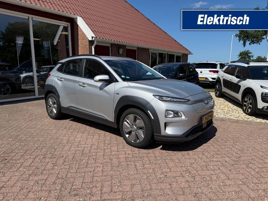 Hyundai KONA EV COMF SMART 64 KWH ELECTRIC, Gebruikt, Met garantie (alle), Origineel Nederlands, 420 min