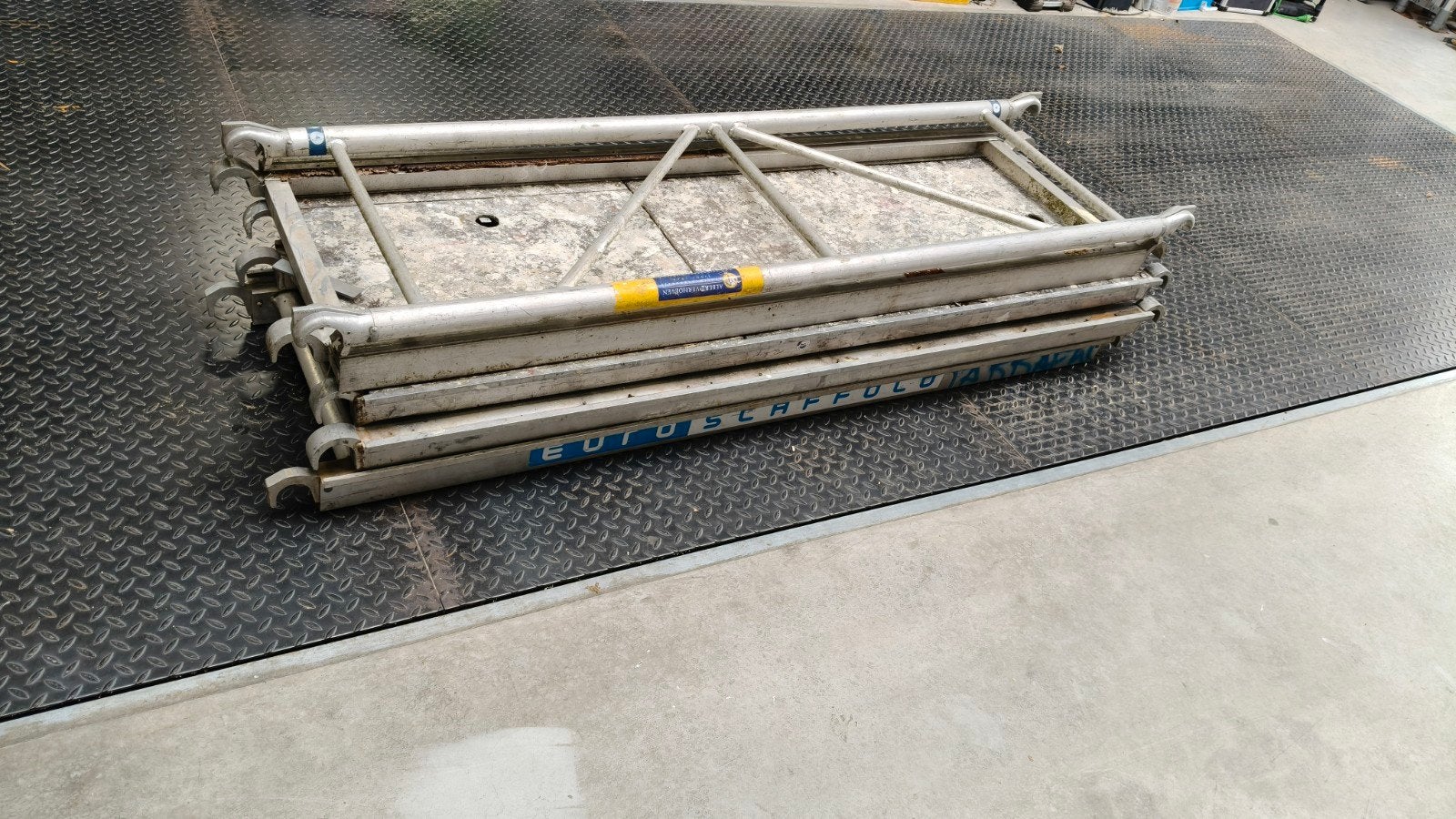 8 kamersteiger vloeren moet nieuw hout op, Doe-het-zelf en Verbouw, Steigers, Ophalen, Rolsteiger of Kamersteiger, Minder dan 2 meter