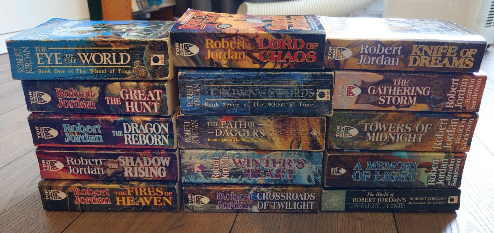 Robert Jordan Wheel Of Time complete serie (1-14 + world of), Boeken, Ophalen, Gelezen, Robert Jordan