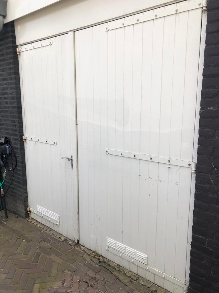 Gratis witte houten openslaande garagedeuren 234x230, Ophalen, Gebruikt, 120 cm of meer, Garagedeur