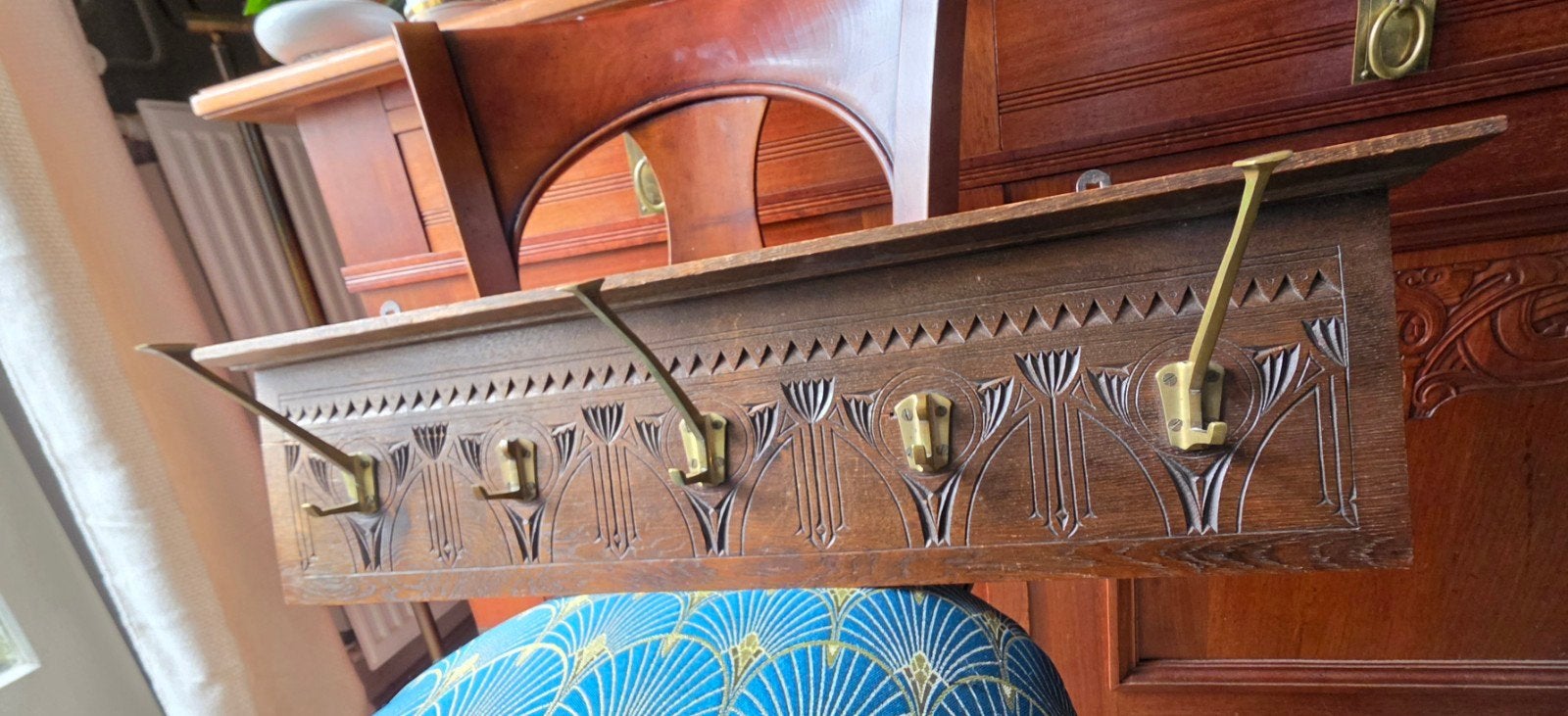 Antieke Art Deco Jugendstil Kerfsnede Kapstok met Messing, Wandkapstok, Gebruikt, Ophalen of Verzenden, Minder dan 100 cm
