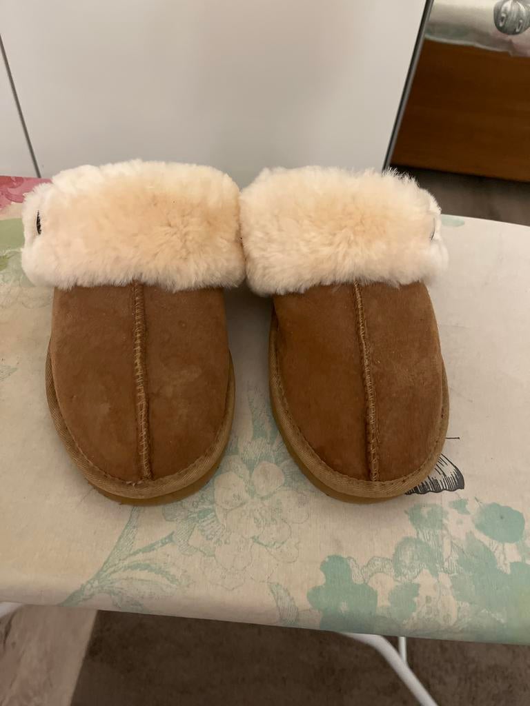 pantoffels met bont lekker warm 40/41, 1x kort aangehad, Ophalen of Verzenden, Gedragen, Bruin, Pantoffels of Sloffen