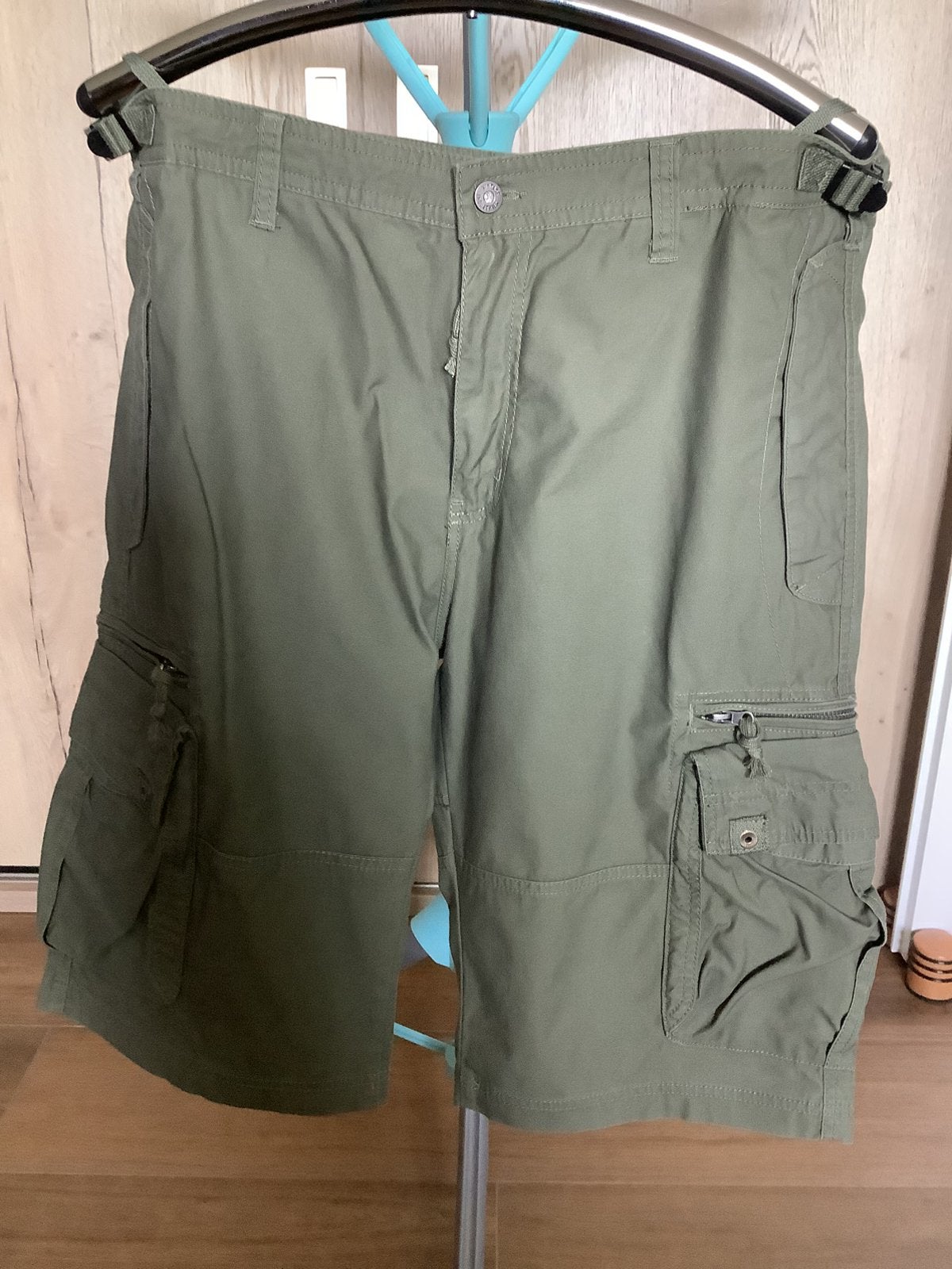 Nieuwe korte broek, Ophalen of Verzenden, Zo goed als nieuw, Overige maten, Groen