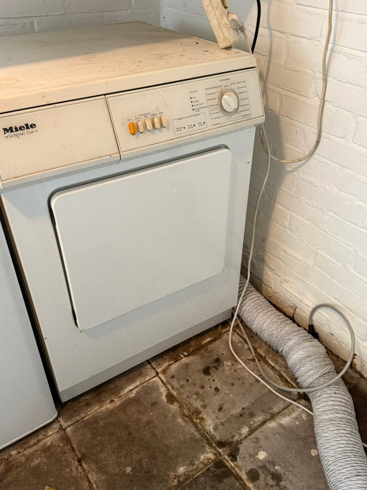 GRATIS Miele Novotronic Duet A, Witgoed en Apparatuur, Wasdrogers, Ophalen, Luchtafvoer, 4 tot 6 kg, Zo goed als nieuw