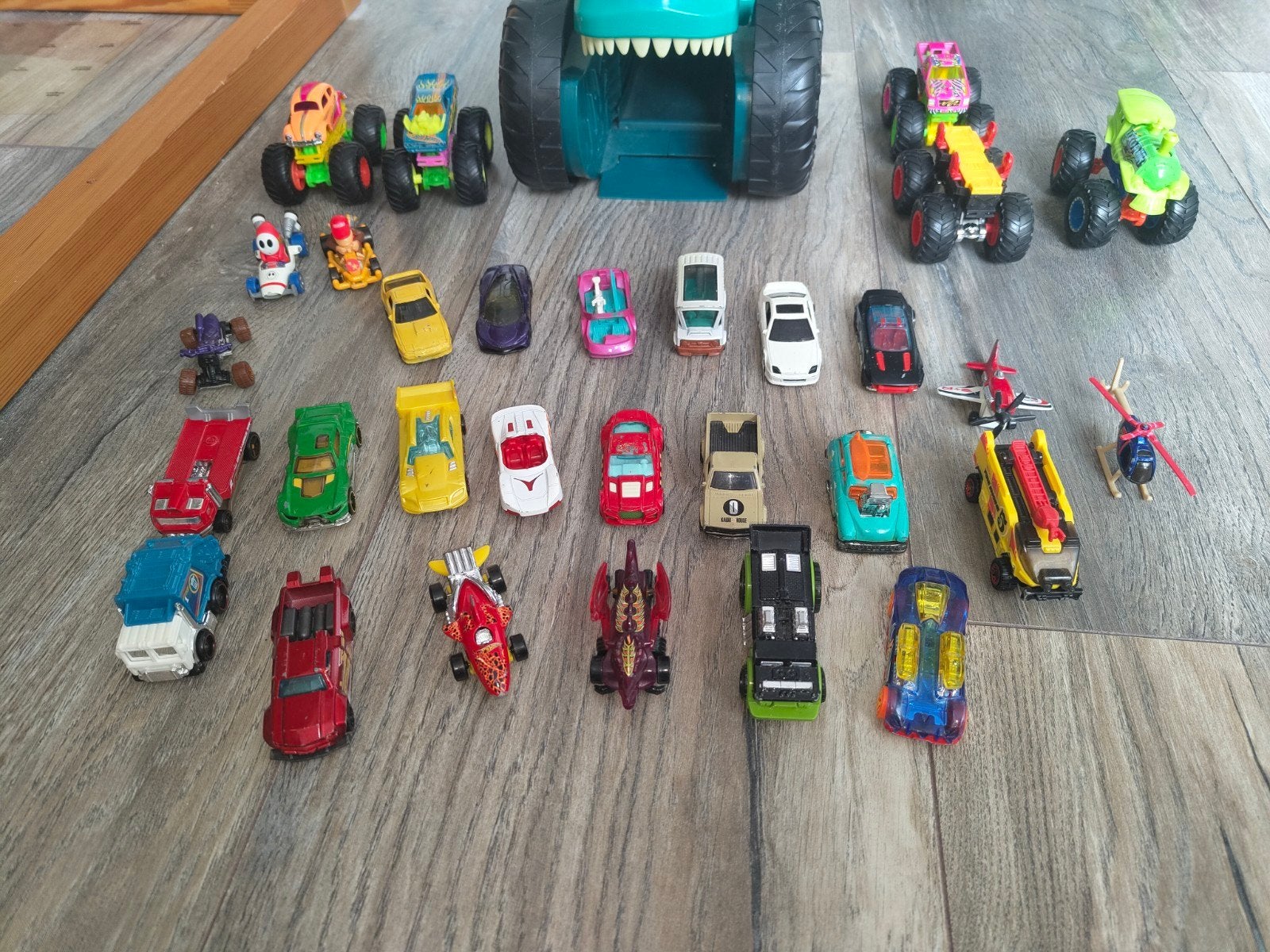 Hot Wheels T-Rex Monster Truck, Mario Kart & veel auto's, Ophalen of Verzenden, Gebruikt