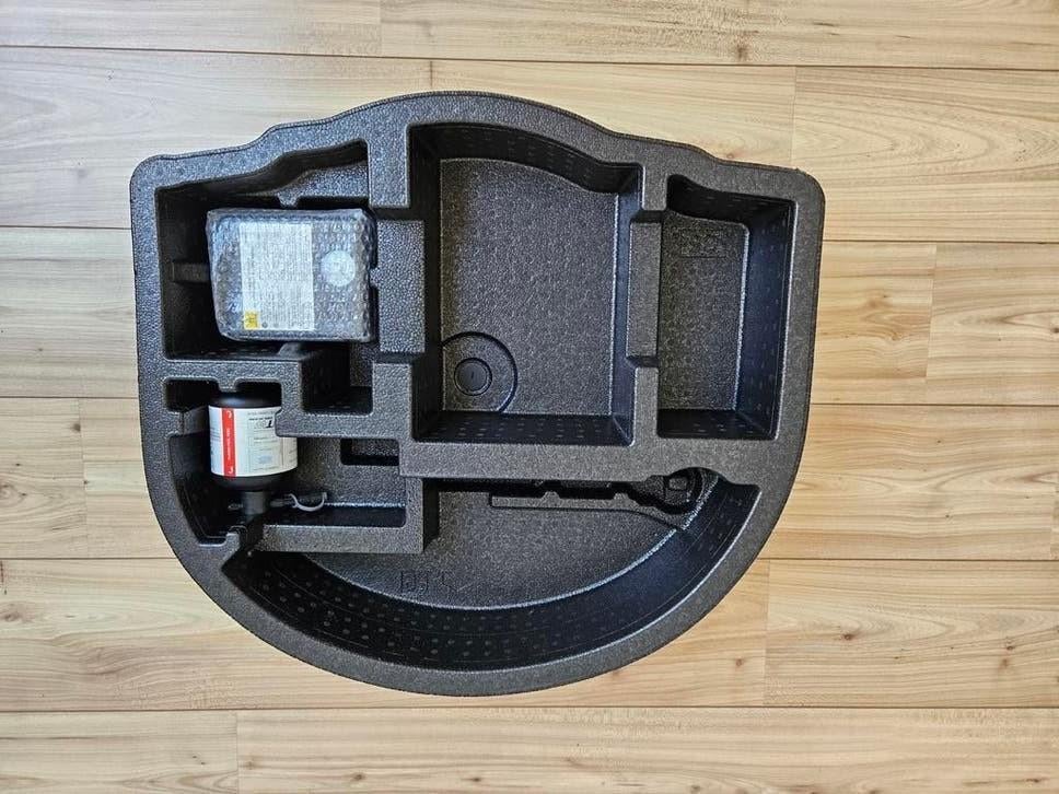 Toyota Yaris 4 reservewiel vulling met plak set, Auto-onderdelen, Overige Auto-onderdelen, Toyota, Gebruikt, Ophalen