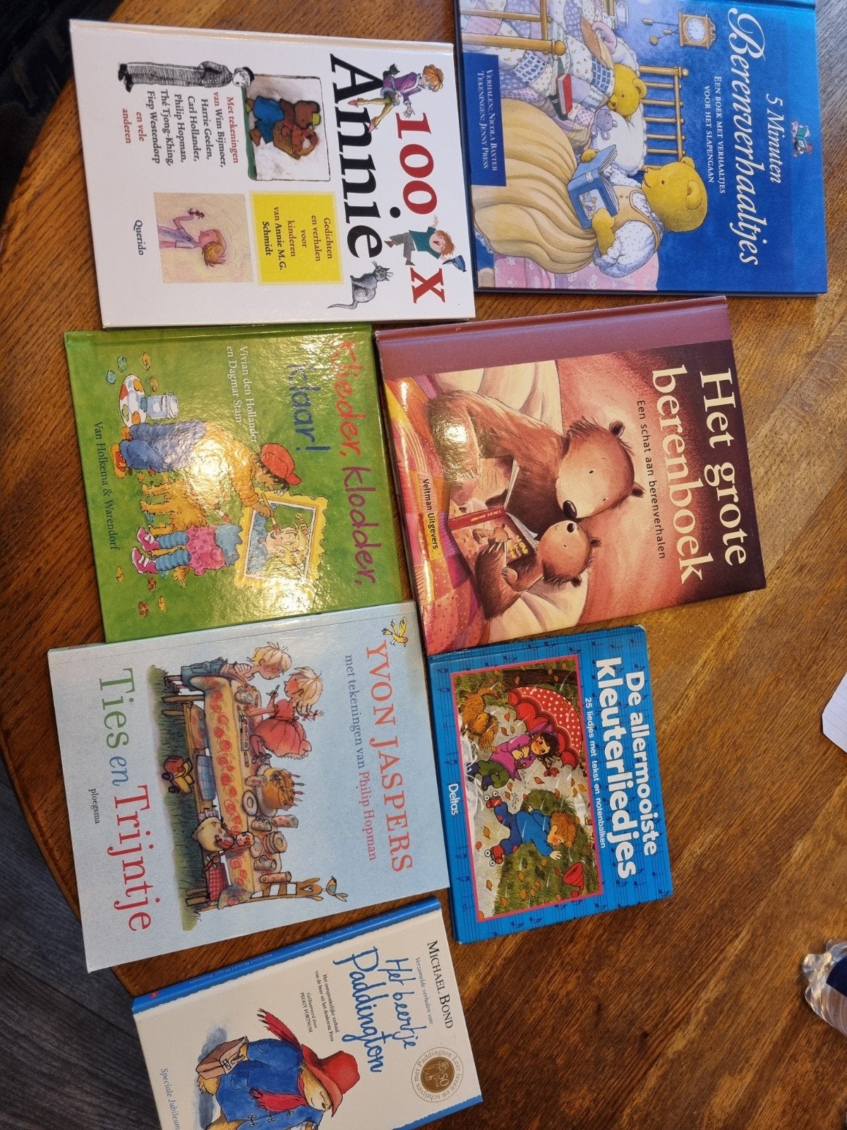 6 kinderboeken en 1 kleuterliedjes boek, Boeken, Ophalen, Gelezen