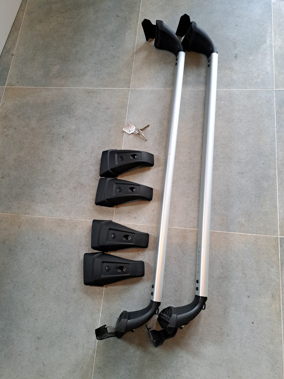 Dakdragers VW Passat B8 sedan, Auto diversen, Dakdragers, Zo goed als nieuw, Ophalen