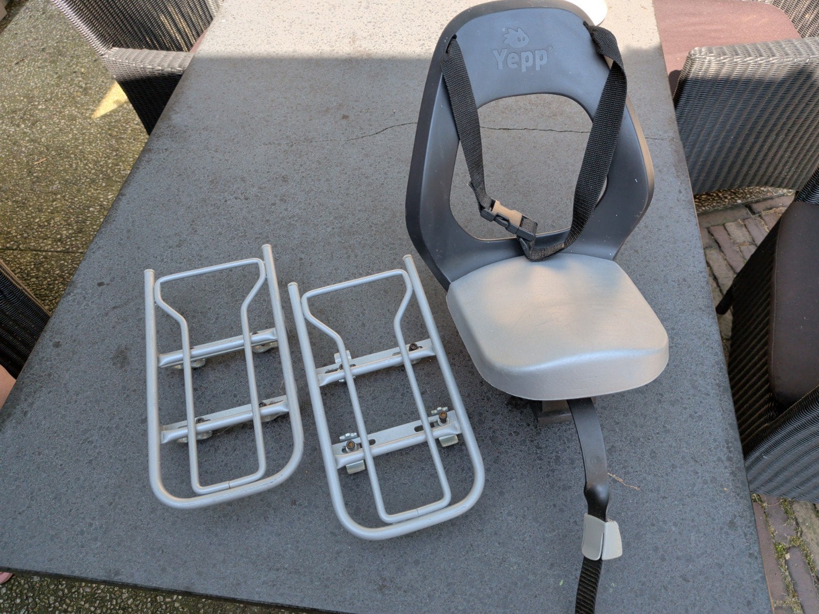 Yepp Junior Silver achterzitje met 2 adapters, Ophalen, Gebruikt, Yepp, Voorzitje