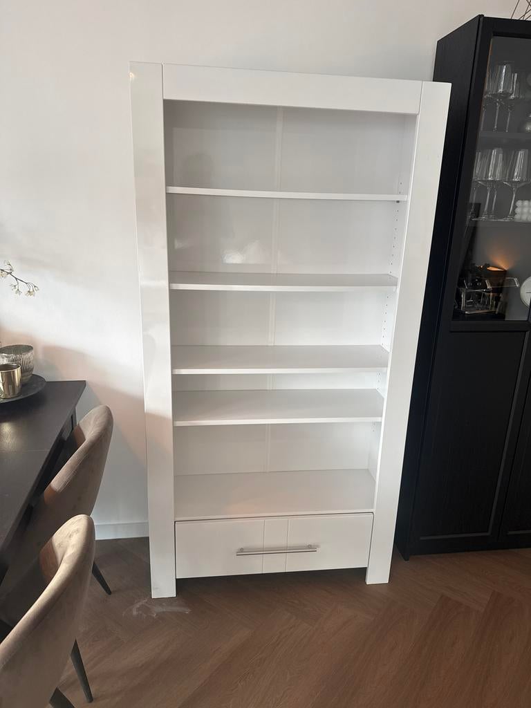 Witte vitrinekast met Lade, Ophalen, Met plank(en), Gebruikt, 50 tot 100 cm