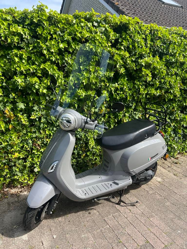 Senzo Riva Lux Scooter uit 2020., Ophalen, Gebruikt, Benzine
