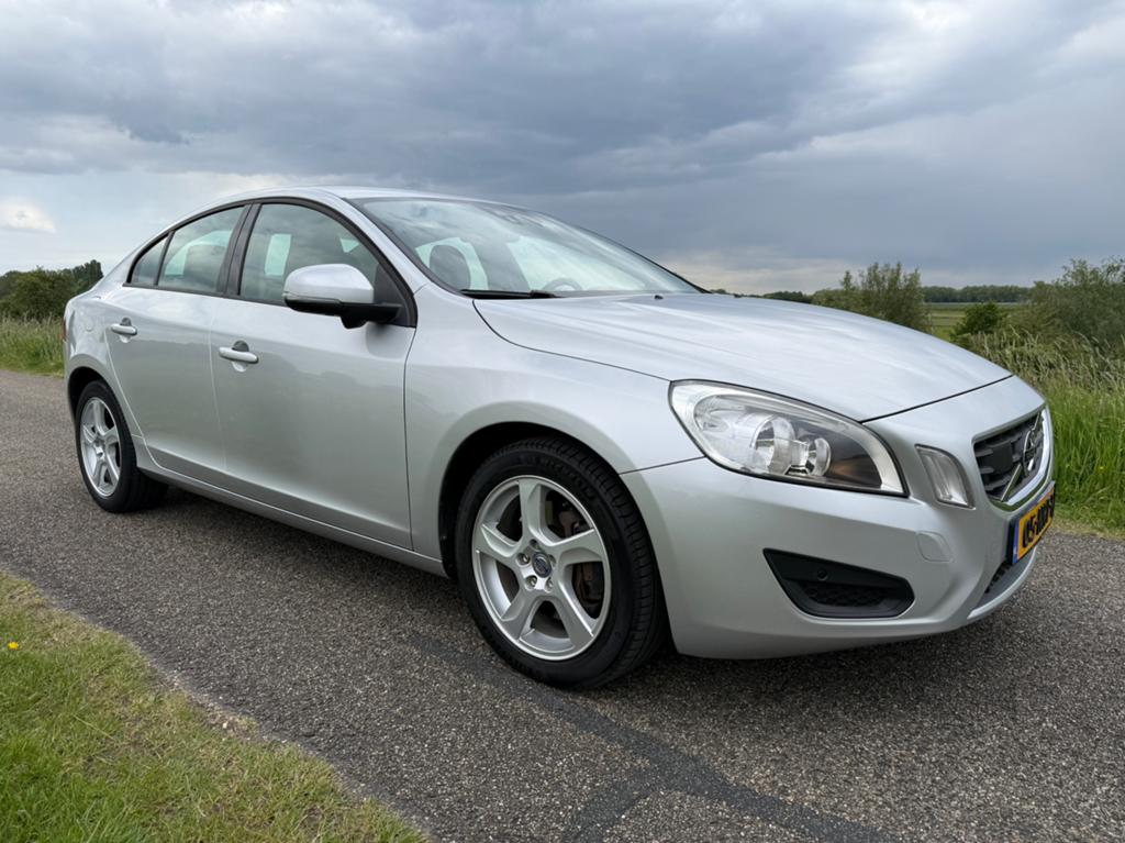 Volvo S60 2.0T AUT 2010 Grijs, 1ste Eigenaar, Org NL, Auto's, Volvo, Particulier, S60, Benzine, C, Sedan, Automaat, Origineel Nederlands