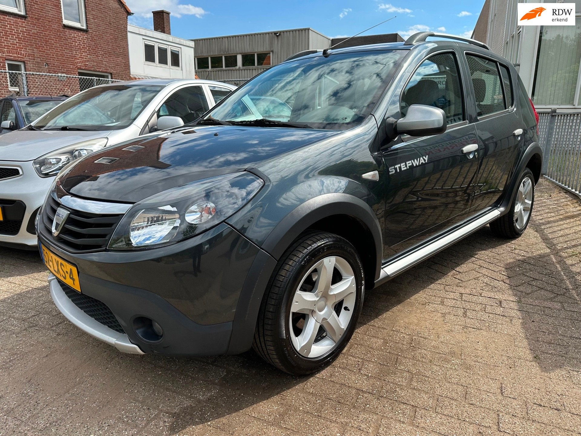 Dacia Sandero 1.6 Stepway * AIRCO * LMV *, Auto's, Stof, 4 cilinders, 1070 kg, Origineel Nederlands