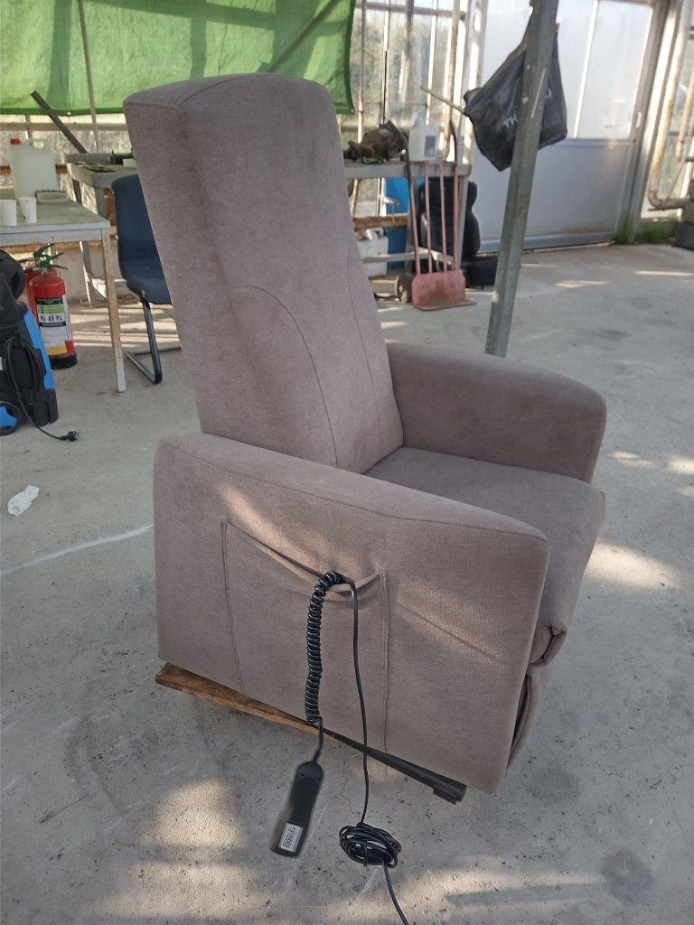 Relax fauteuil, sta-op stoel, merk Doge, elektrisch, perfect, Ophalen, Gebruikt, Ouderwets stevig model, zwaar gebouwd..., 75 tot 100 cm