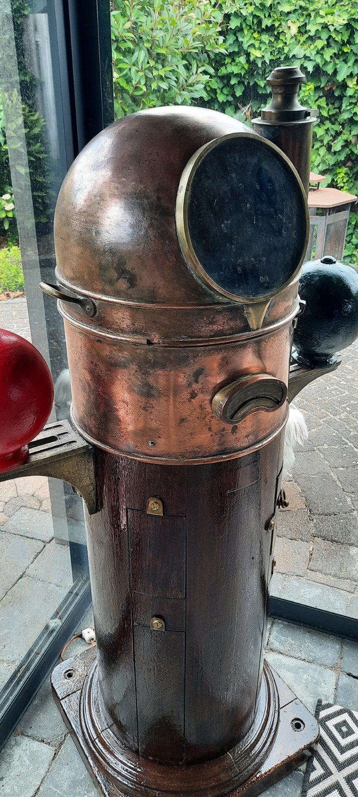 Robuust scheepskompas met brander en verlichting, Ophalen