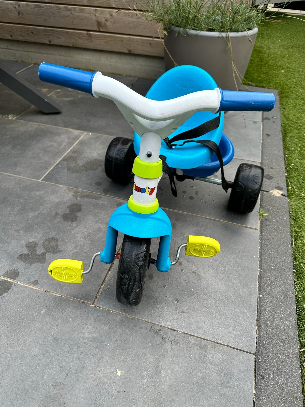 Smoby blauwe driewieler voor de kleintjes, Fietsen en Brommers, Ophalen of Verzenden, Gebruikt, Terugtraprem