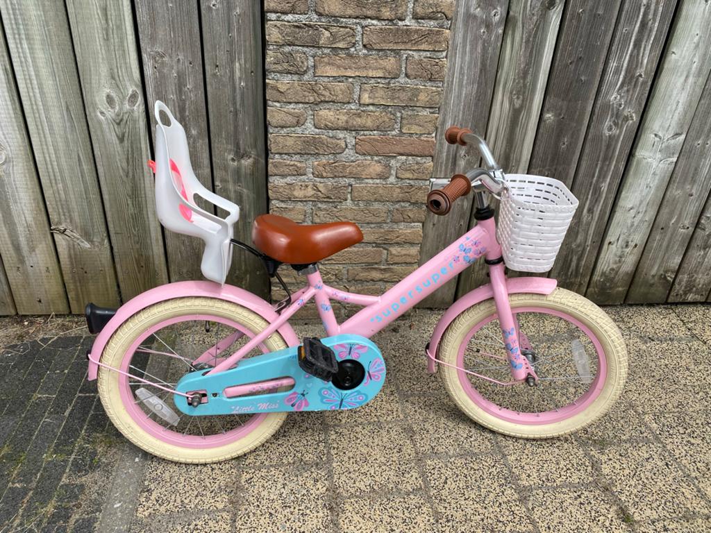 16 inch meisjesfiets - Roze met mandje en poppenstoeltje, Fietsen en Brommers, Ophalen, Zo goed als nieuw, Terugtraprem, 16 inch