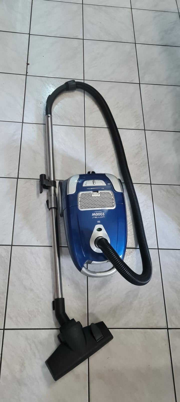 Te koop stofzuiger van het merk WAVER 2200 watte zo goed als, Ophalen of Verzenden, Zo goed als nieuw, 2000 watt of meer