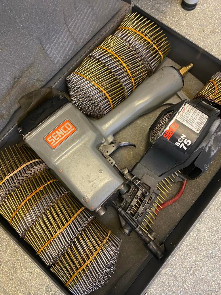 Senco SCN 75 tacker met nagels in koffer, Doe-het-zelf en Verbouw, Gereedschap | Handgereedschap, Ophalen, Gebruikt