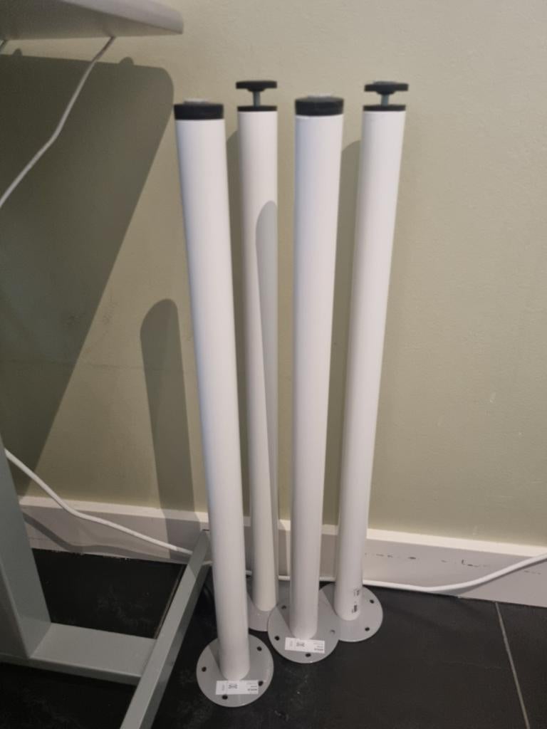 Bureau poten ADILS wit ikea, Huis en Inrichting, Tafelonderdelen, Ophalen, 50 tot 100 cm, 50 tot 100 cm, Zo goed als nieuw