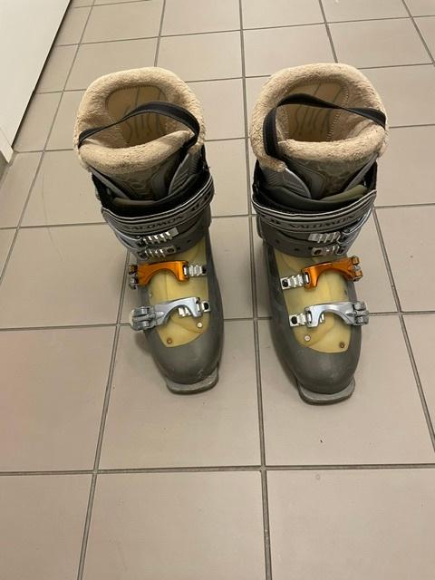 Skischoenen merk Salomon performance maat 25, Sport en Fitness, Skiën en Langlaufen, Ophalen, 140 tot 160 cm, Gebruikt, Schoenen