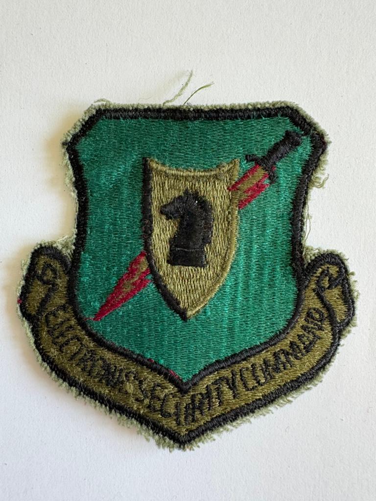 USAF Electronic Security Command Crest Patch, Ophalen of Verzenden, Luchtmacht, Nederland, Embleem of Badge