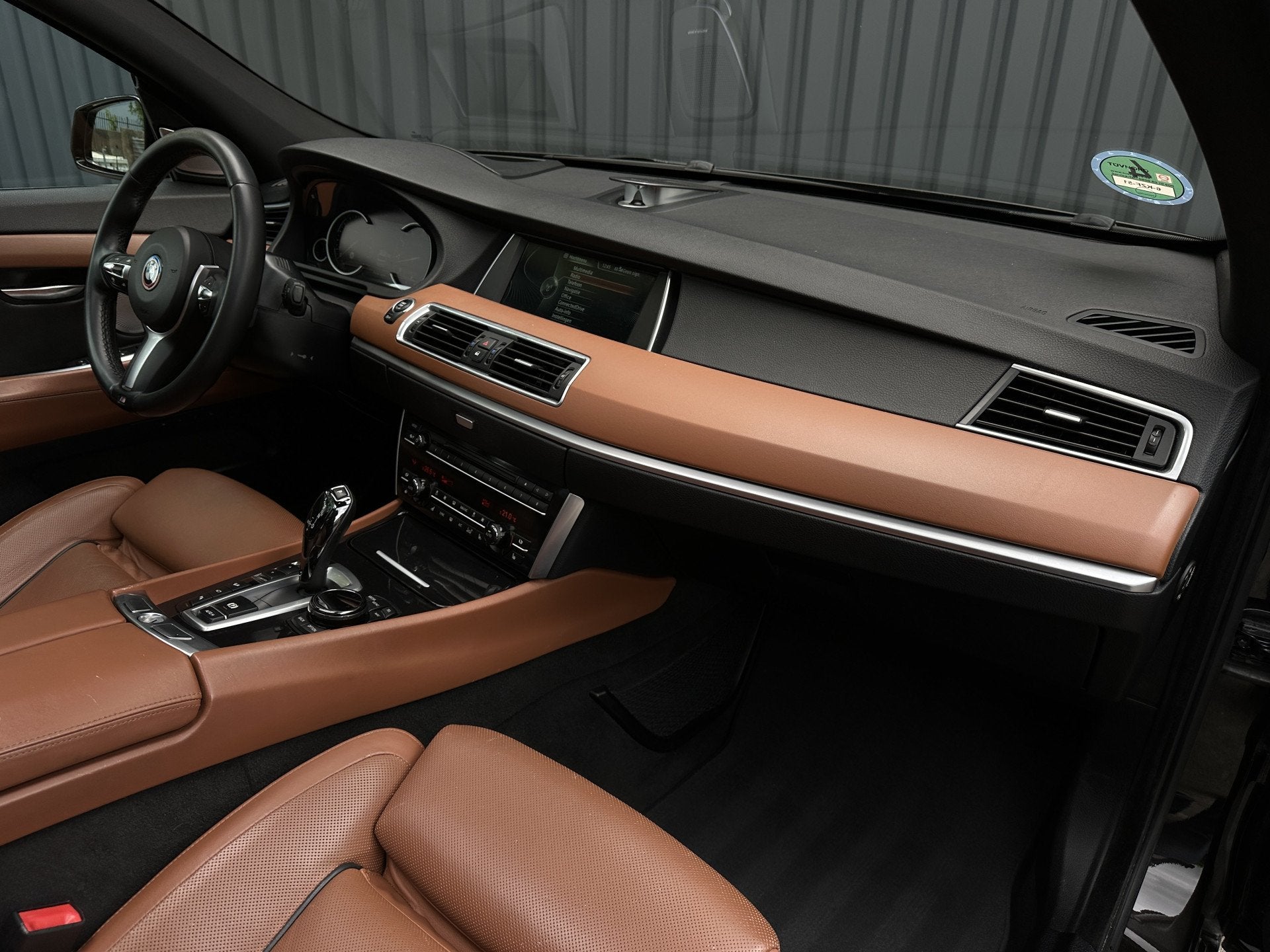 BMW 5 Serie Gran Turismo 550xi V8 M Sport 449 pk NAP, Panora, Auto's, BMW, Gebruikt, 4395 cc, Vierwielaandrijving, 449 pk