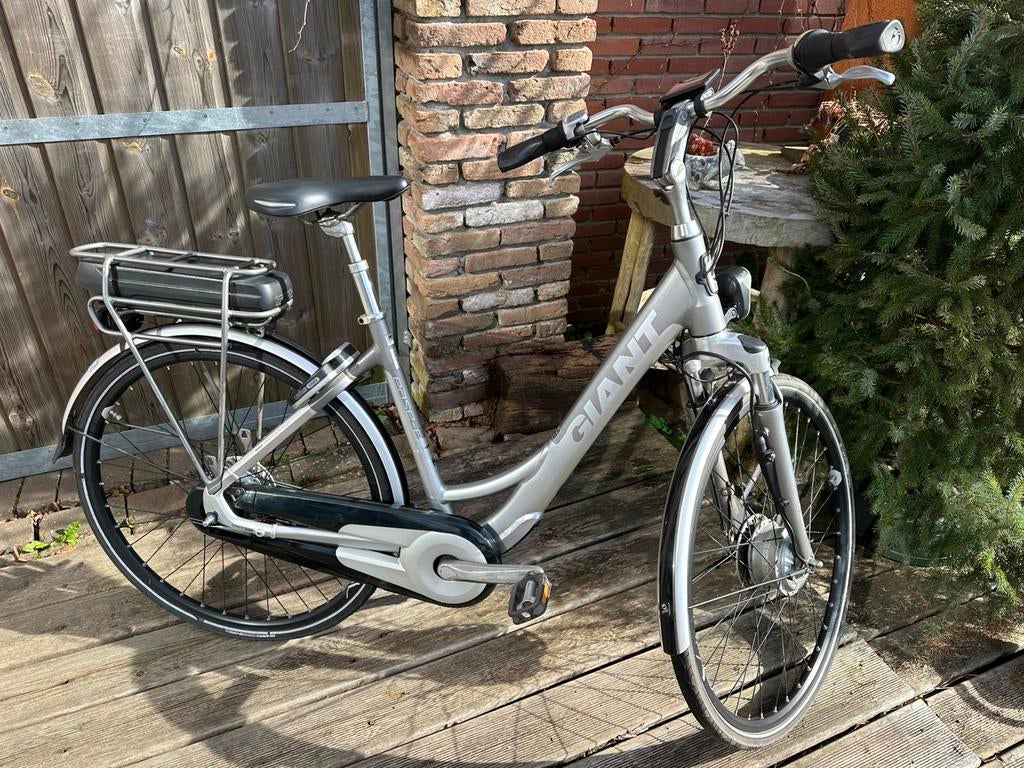 Giant Ease-E+ elektrische damesfiets, Fietsen en Brommers, Fietsen | Dames | Damesfietsen, Zo goed als nieuw, Giant, Versnellingen