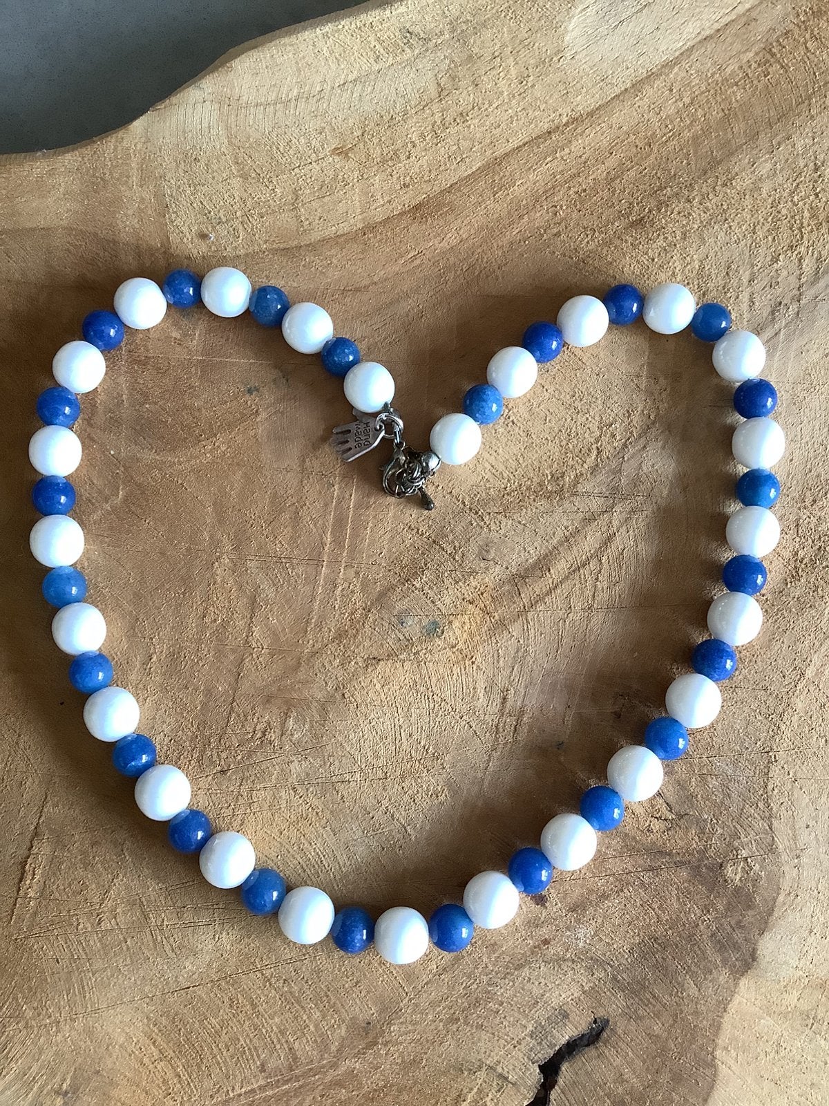 Nieuwe EDELSTENEN ketting van witte en blauwe jade, Overige kleuren, Nieuw, Verstelbaar, Ophalen of Verzenden
