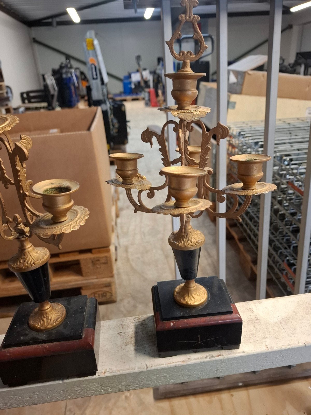Antieke bronzen kandelaars met marmeren voet (set van 2), Ophalen of Verzenden, Koper of Brons