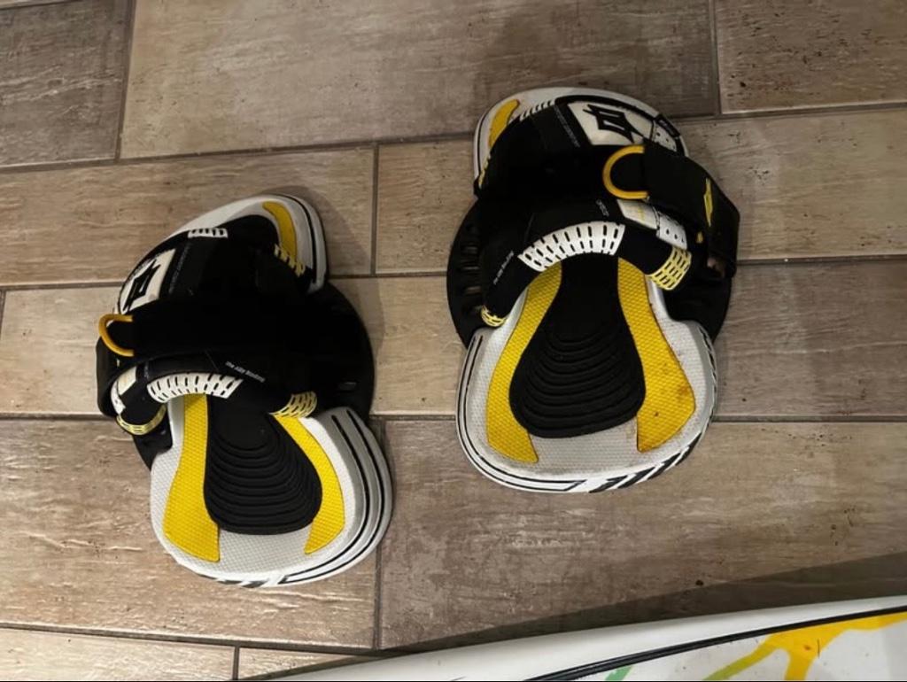 Kiteboard F-one 133.42, Watersport en Boten, Kitesurfen, Ophalen, Gebruikt, Twintip, Kiteboard
