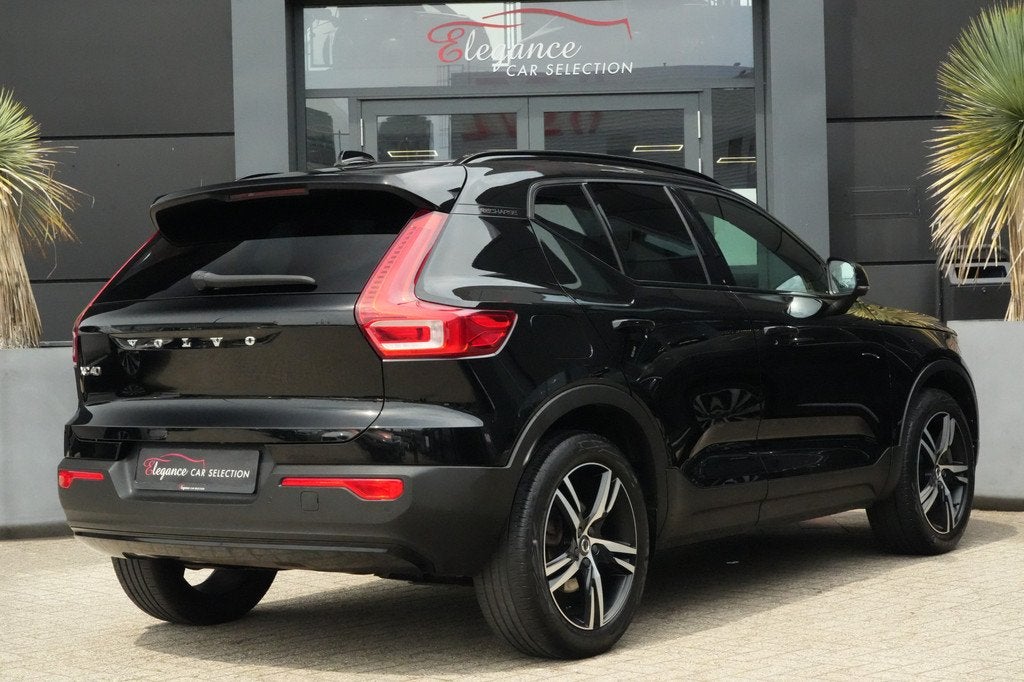 Volvo XC40 1.5 T4 Recharge R-Design Expression 211pk HarmanK, Leder en Stof, Zwart, Origineel Nederlands, Bedrijf