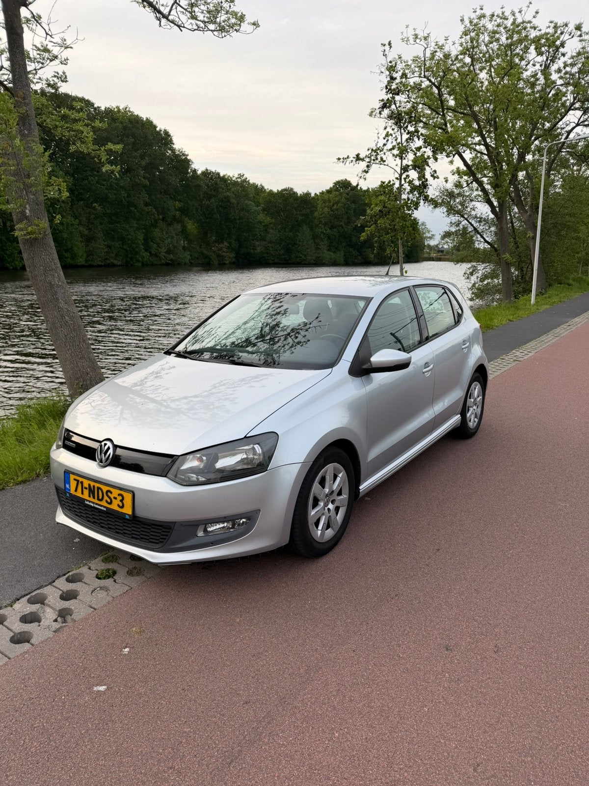 Volkswagen Polo 1.2 TDI 75PK 5D Bluemotion 2010 Grijs, Auto's, Volkswagen, Voorwielaandrijving, 74 pk, 1199 cc, 96 €/maand